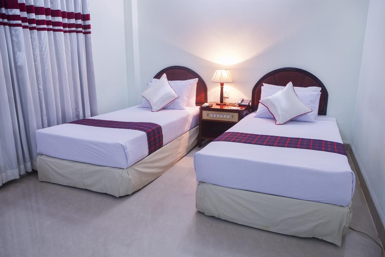 Meridian Hotel & Restaurant Dakhin Kattali Kültér fotó